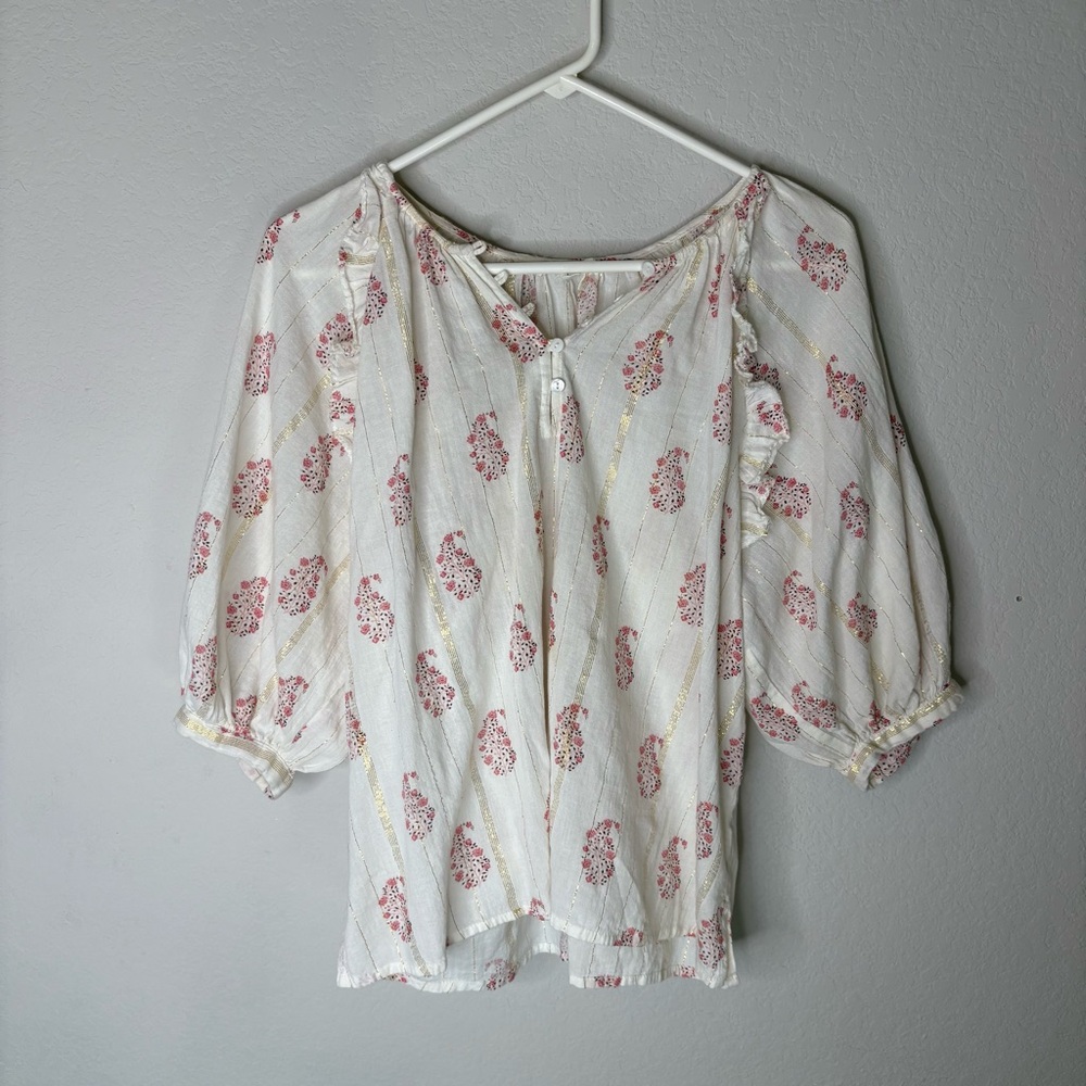 A Loves A White Blouse